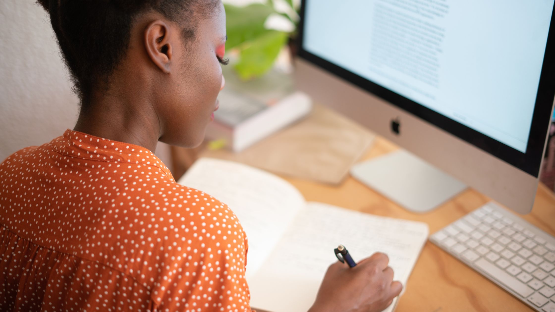 writing for social media management: platform constraints